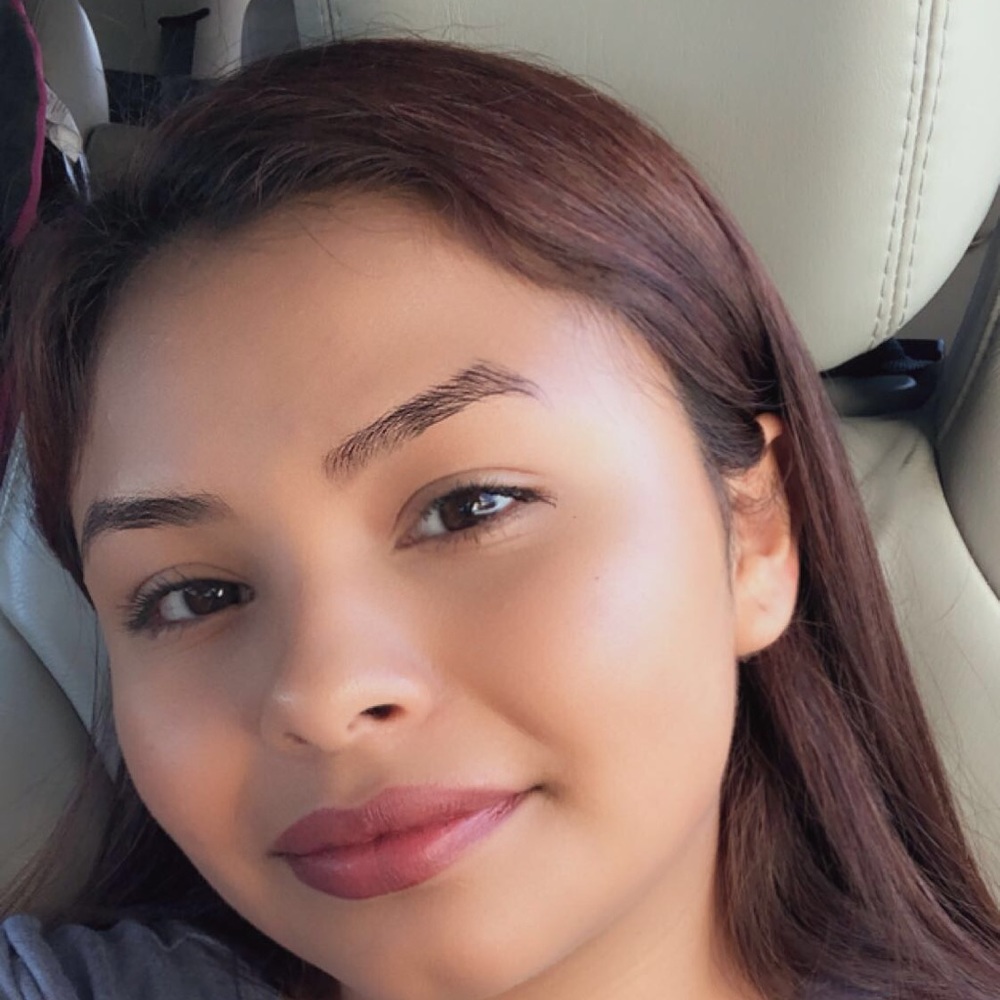 Meet your Posher, Alexis